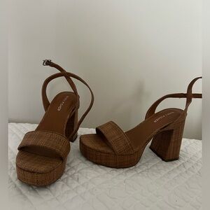 Marc Fisher! Brand New! Size 7! 
Brown Strappy Block Heel Sandals